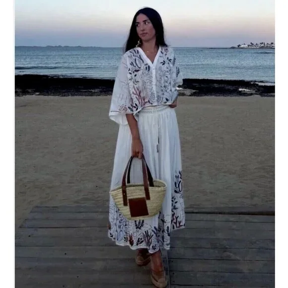 ZARA 海の刺繍入りホワイトロングスカート Zara | Skirts | Zara Xs S Cotton Midwaist Smocked Sea Motif